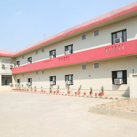 Pacific Inn Suryansh Hotel Gurgaon Eksteriør billede